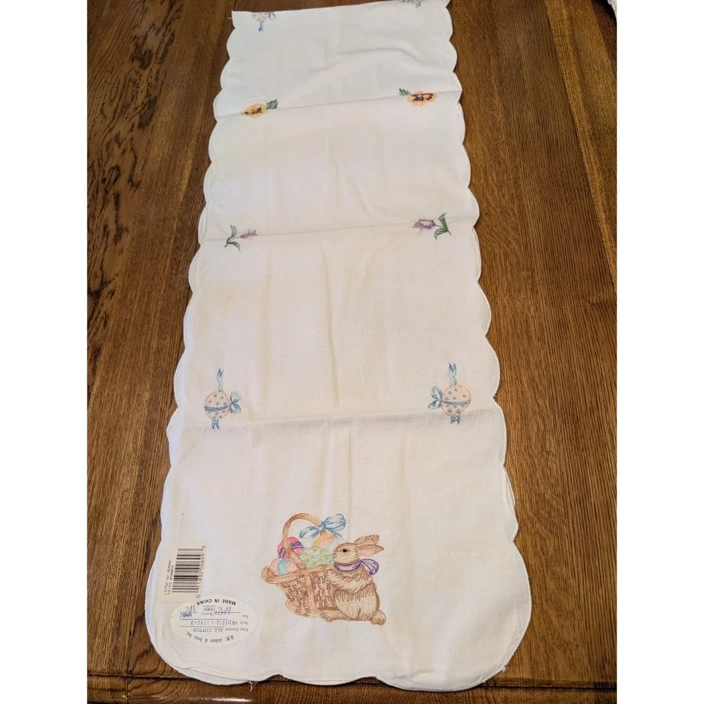New Vintage Embroidered Easter Bunny Table Runner 72